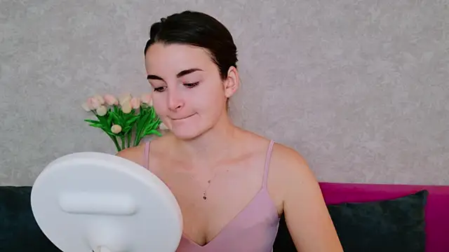 Miss Arwen online show from 16, 9, 2025