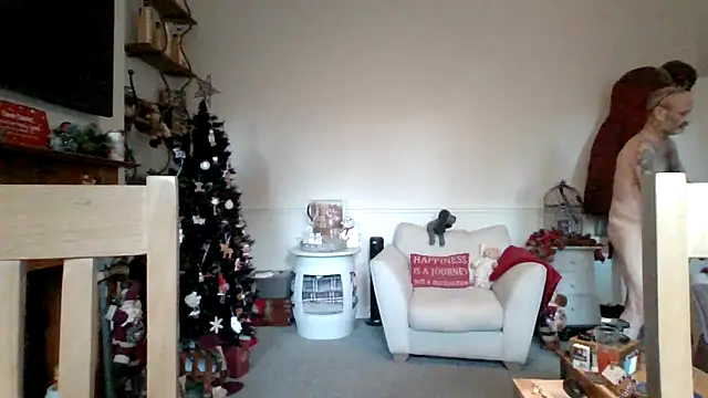 Snapshot of Shyboy817 chatting on 16, 12, 2025 Shyboy817 online show from 16, 12, 2025