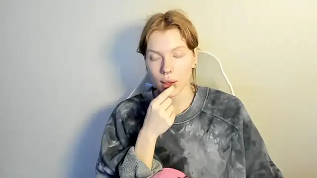 StellaDavis online show from 18, 12, 2025