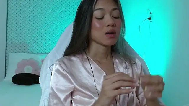 hantonella  online show from 7, 4, 2026