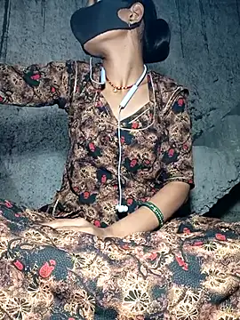 Snapshot of Anushka_Ji chatting on 22, 12, 2025 Anushka Ji online show from 22, 12, 2025