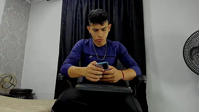 andrew rose  online show from 12, 3, 2025