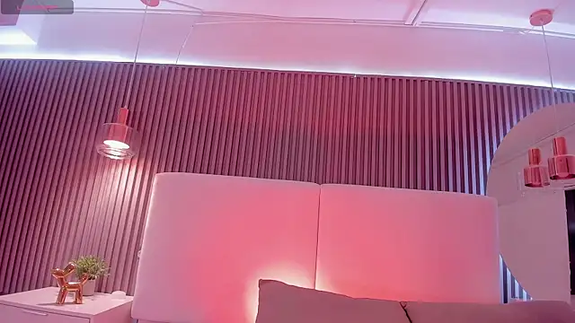 Megan-holly online show from 17, 4, 2026