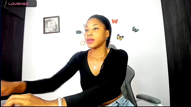 Snapshot of Nala_j8 chatting on 11, 1, 2025 Nala j8 online show from 11, 1, 2025