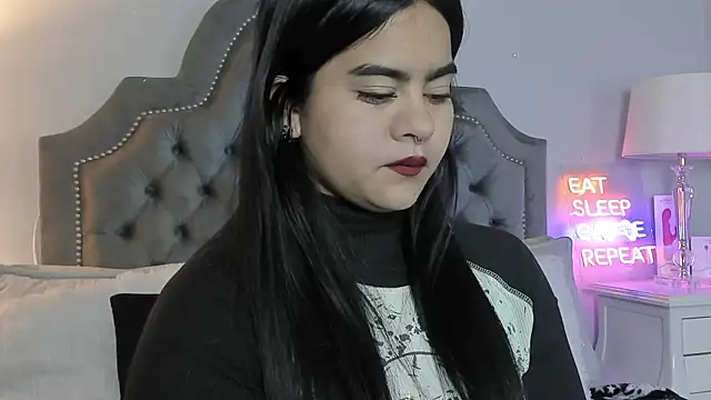 Snapshot of atena_hill chatting on 29, 11, 2025 atena hill online show from 29, 11, 2025