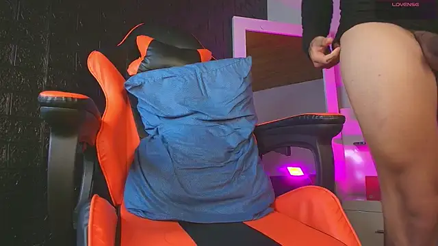 charlotte cruzx online show from 26, 10, 2025