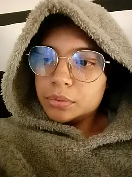 Emmapark  online show from 21, 12, 2025