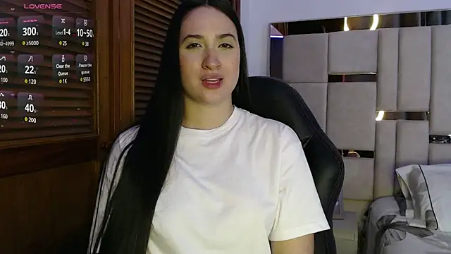 sofiaduque 26 online show from 20, 1, 2025