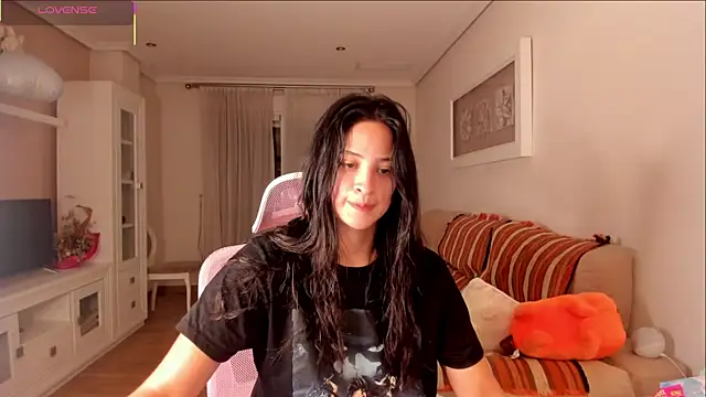 Snapshot of bella_apont chatting on 28, 9, 2025 bella apont online show from 28, 9, 2025
