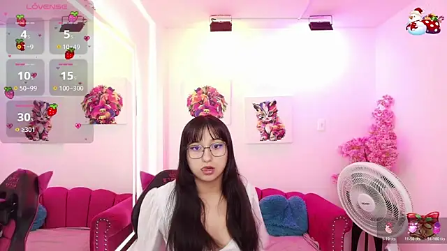 Snapshot of Miss_dolly_ chatting on 21, 11, 2025 Miss dolly online show from 21, 11, 2025