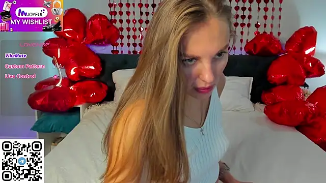 Kelly Hardy online show from 15, 2, 2025