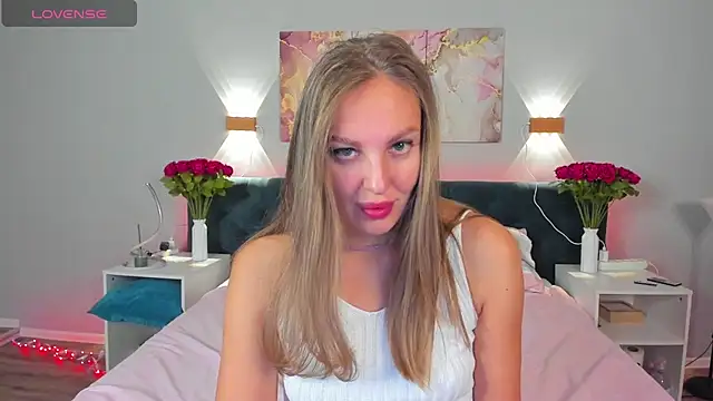 Kelly Hardy online show from 25, 2, 2025