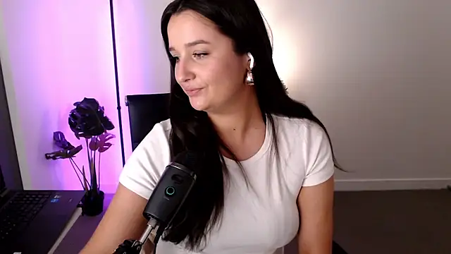 Lenas Room online show from 3, 10, 2025