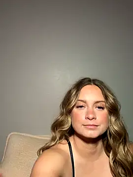 Sophie Raegan online show from 11, 11, 2025