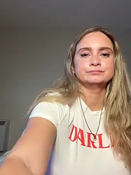 Sophie Raegan online show from 16, 4, 2026