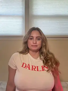 Snapshot of Sophie_Raegan chatting on 22, 5, 2026 Sophie Raegan online show from 22, 5, 2026