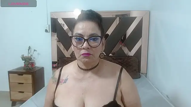Snapshot of lindaesmeralda chatting on 29, 4, 2026 lindaesmeralda online show from 29, 4, 2026