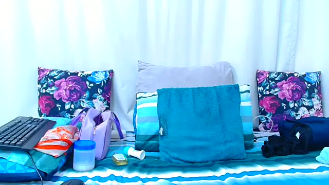 Snapshot of HotSmallTits chatting on 24, 11, 2025 HotSmallTits online show from 24, 11, 2025