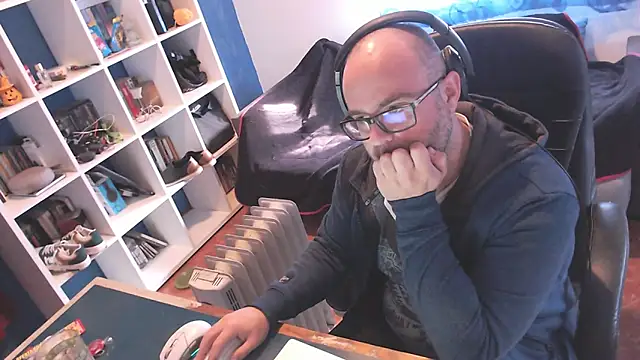 ravingr4d4 online show from 26, 2, 2025