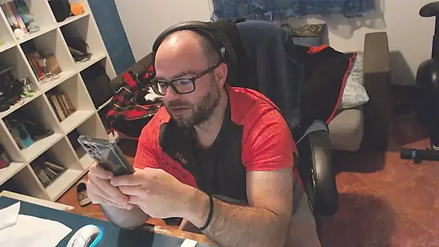 ravingr4d4 online show from 7, 3, 2025