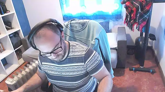 ravingr4d4 online show from 12, 3, 2025