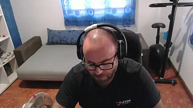 ravingr4d4 online show from 28, 9, 2025