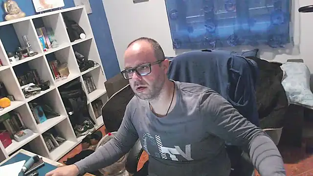 ravingr4d4 online show from 5, 11, 2025