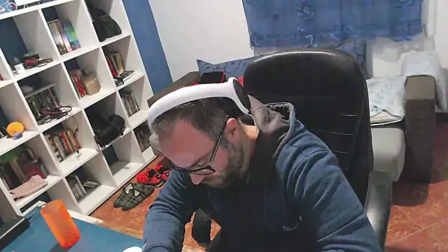 ravingr4d4 online show from 26, 11, 2025