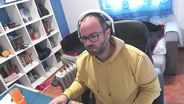 ravingr4d4 online show from 28, 11, 2025