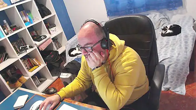 ravingr4d4 online show from 4, 2, 2026