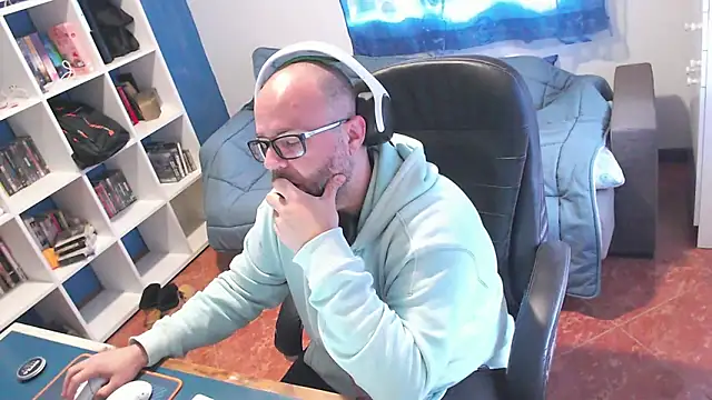 ravingr4d4 online show from 11, 3, 2026