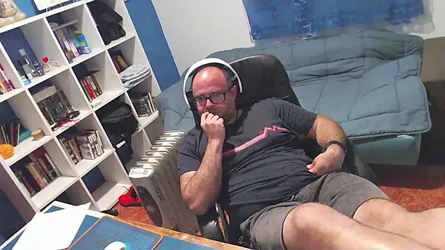 ravingr4d4 online show from 6, 4, 2026