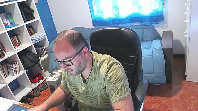 ravingr4d4 online show from 10, 4, 2026