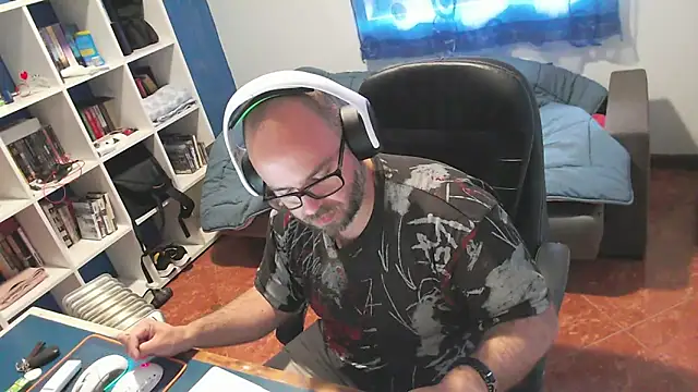Snapshot of ravingr4d4 chatting on 21, 4, 2026 ravingr4d4 online show from 21, 4, 2026