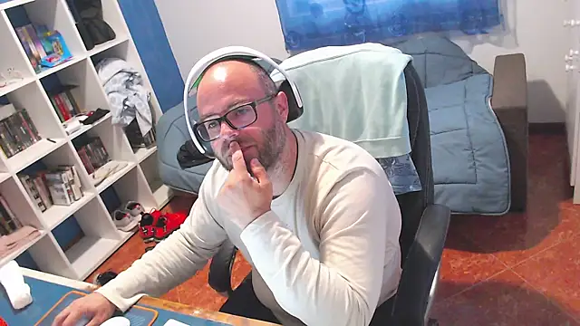Snapshot of ravingr4d4 chatting on 13, 5, 2026 ravingr4d4 online show from 13, 5, 2026