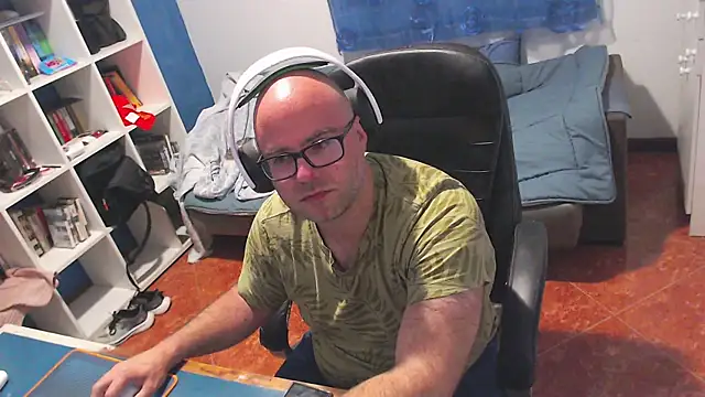 Snapshot of ravingr4d4 chatting on 20, 5, 2026 ravingr4d4 online show from 20, 5, 2026