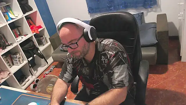 Snapshot of ravingr4d4 chatting on 27, 5, 2026 ravingr4d4 online show from 27, 5, 2026