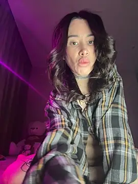 Snapshot of Yunasi chatting on 12, 11, 2025 Yunasi online show from 12, 11, 2025