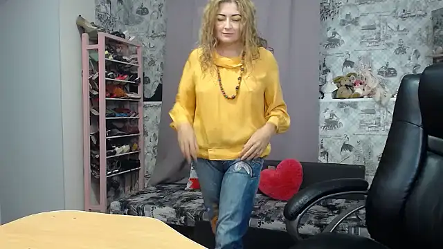 Helen1974 online show from 6, 10, 2025