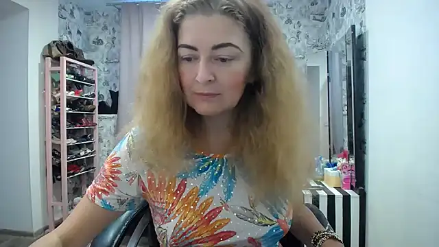 Snapshot of Helen1974 chatting on 26, 7, 2026 Helen1974 online show from 26, 7, 2026