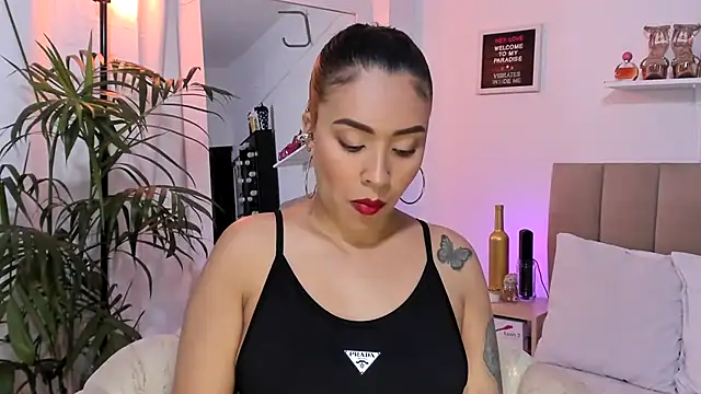 Zoe Gruber online show from 23, 11, 2025