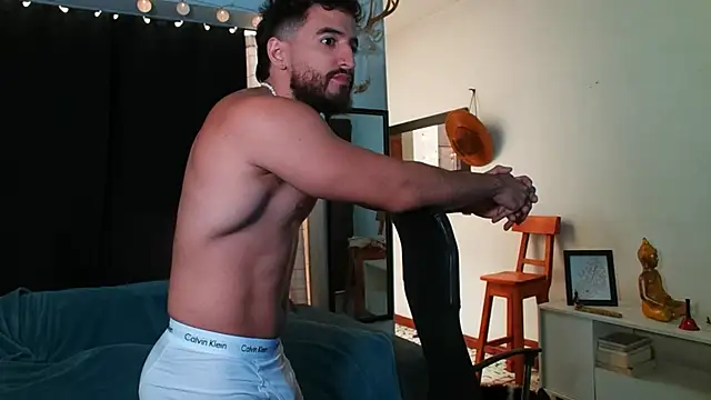 Snapshot of AndrewMartinez chatting on 29, 1, 2025 AndrewMartinez online show from 29, 1, 2025