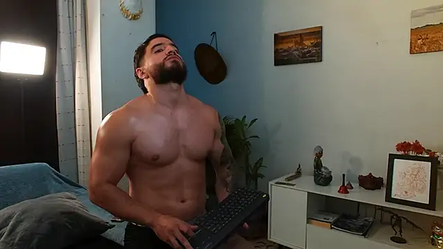 Snapshot of AndrewMartinez chatting on 9, 9, 2025 AndrewMartinez online show from 9, 9, 2025