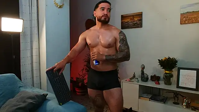 Snapshot of AndrewMartinez chatting on 4, 10, 2025 AndrewMartinez online show from 4, 10, 2025