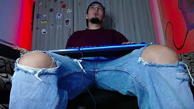 zacwatson  online show from 30, 12, 2024