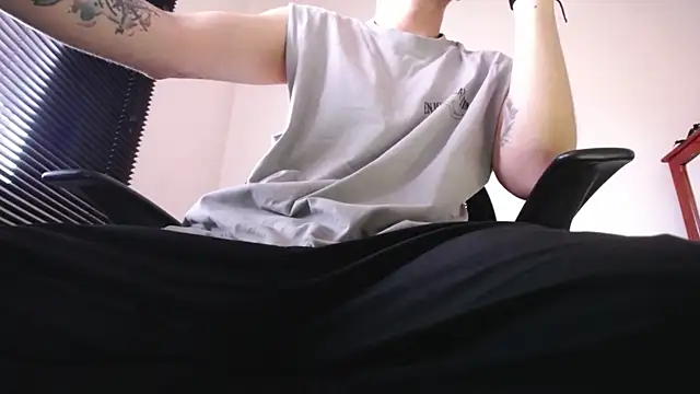 Snapshot of zacwatson_ chatting on 3, 3, 2026 zacwatson online show from 3, 3, 2026