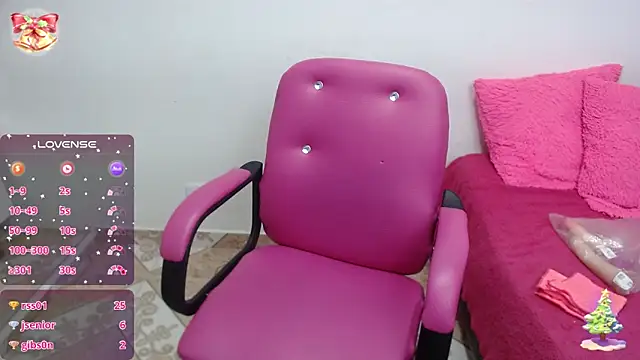 Snapshot of CristialJones_ chatting on 24, 12, 2024 CristialJones online show from 24, 12, 2024