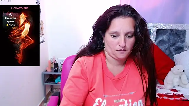 Snapshot of CristialJones_ chatting on 11, 3, 2025 CristialJones online show from 11, 3, 2025