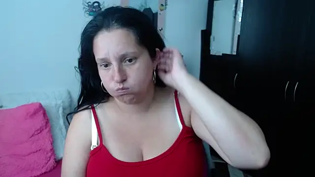 Snapshot of CristialJones_ chatting on 2, 10, 2025 CristialJones online show from 2, 10, 2025