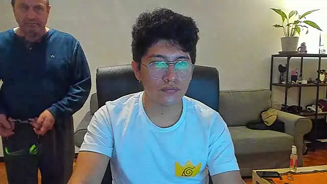 Snapshot of boytwink_20 chatting on 6, 11, 2025 boytwink 20 online show from 6, 11, 2025